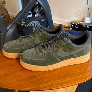Nike men’s Air Force One Low green suede and gum, men’s 9.5